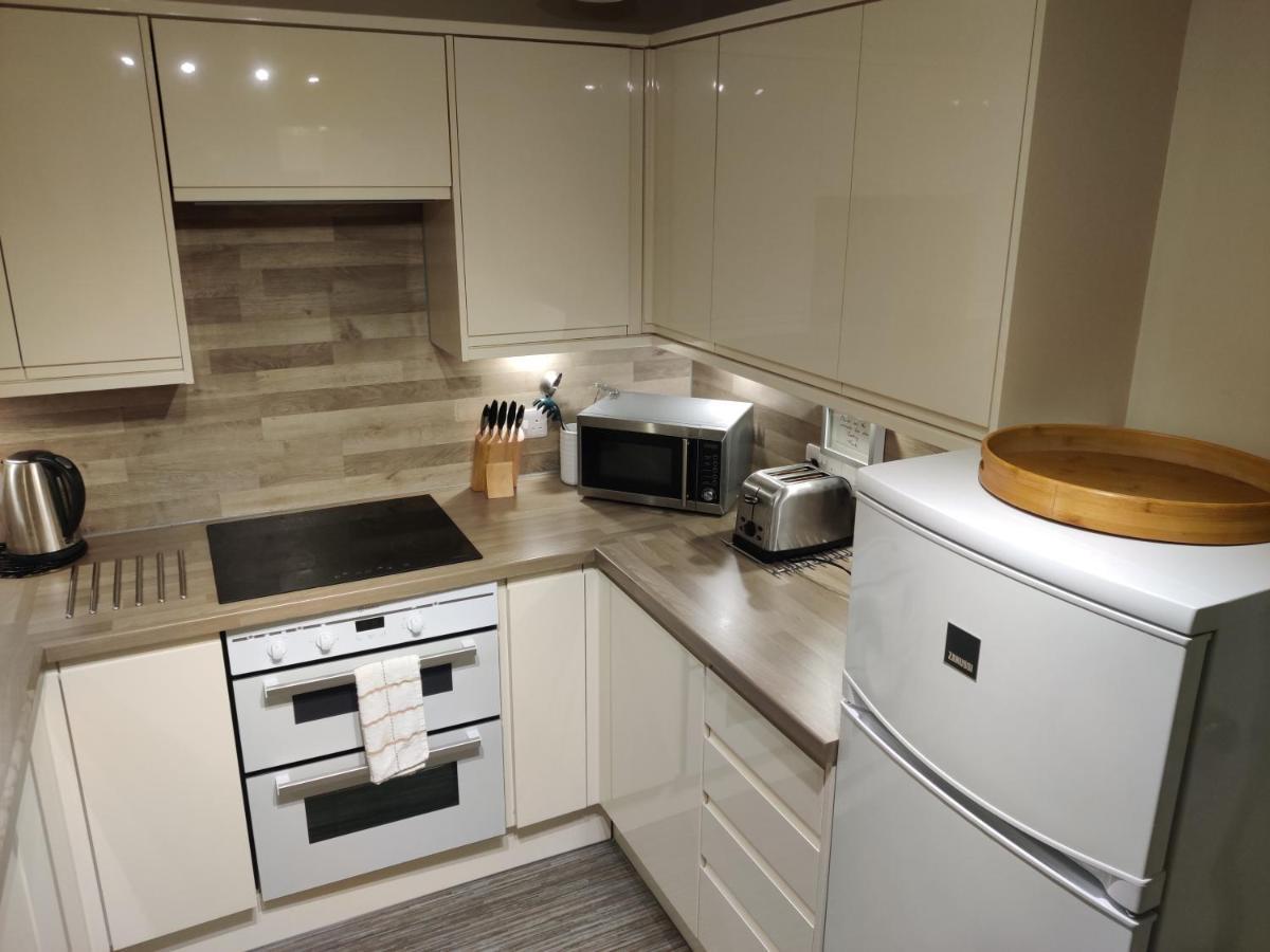 Station View Apartment Оубън Екстериор снимка