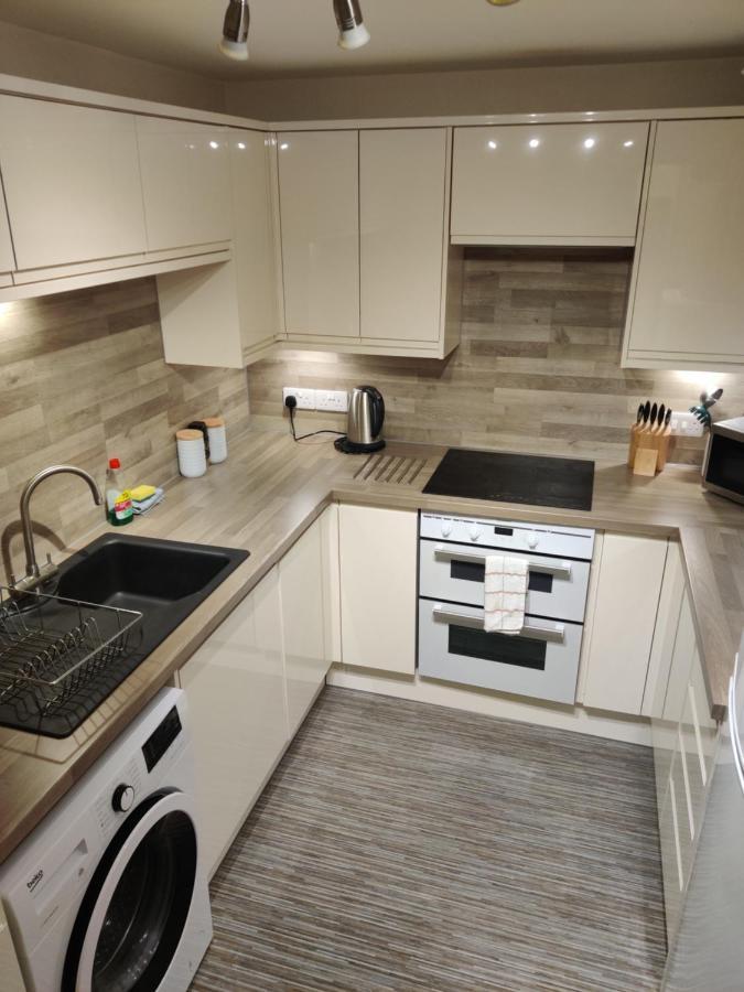 Station View Apartment Оубън Екстериор снимка